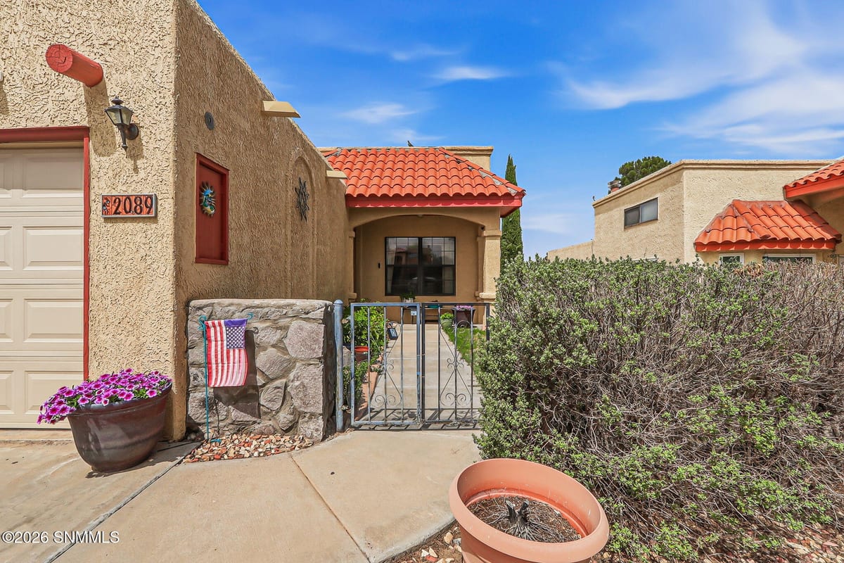 2089 Pine Needle Way, Las Cruces, NM 88012 photo 1