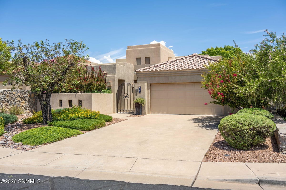 1724 Boulders Drive, Las Cruces, NM 88011 photo 1