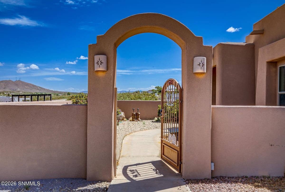 2028 Sandhill Road, Las Cruces, NM 88012 photo 6