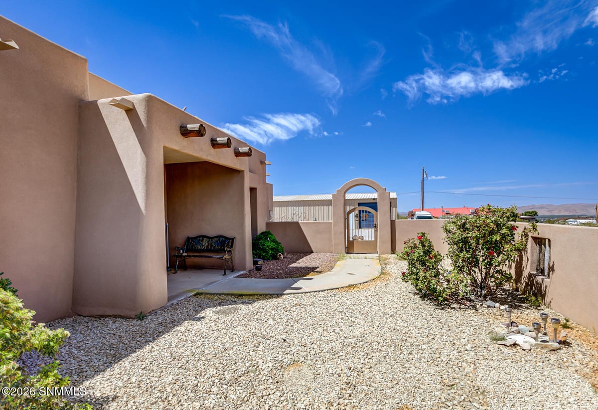 2028 Sandhill Road, Las Cruces, NM 88012 photo 8