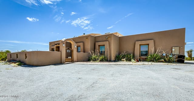 2028 Sandhill Road, Las Cruces, NM – 3 bedroom, 2,590 sqft single family residence for sale at $549,999