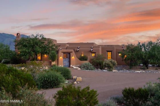 3940 Loma Bella Drive, Las Cruces, NM 88011 photo 2