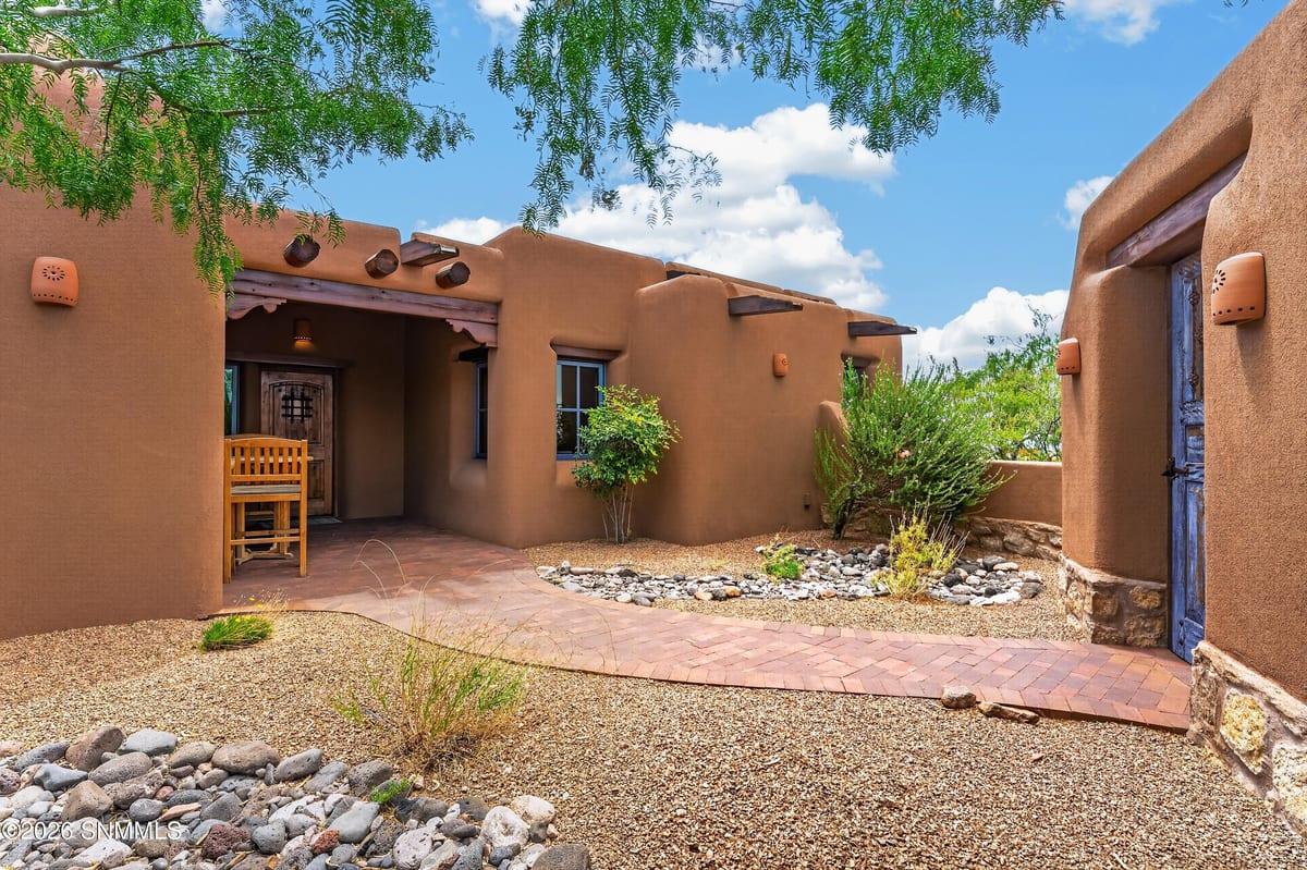 3940 Loma Bella Drive, Las Cruces, NM 88011 photo 9