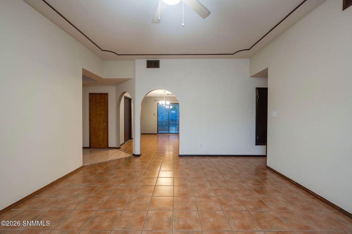2176 Pioneer Avenue, Las Cruces, NM 88011 photo 9