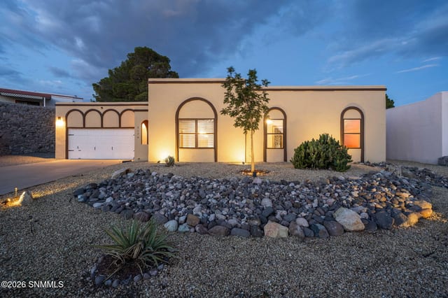 2176 Pioneer Avenue, Las Cruces, NM – 3 bedroom, 1,344 sqft single family residence for sale at $260,000