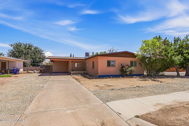 450 Milton Avenue, Las Cruces, NM – 3 bedroom, 1,761 sqft single family residence for sale at $244,900