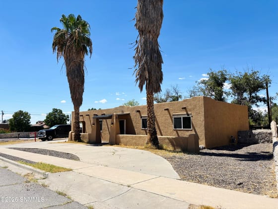 1605 Juniper Avenue, Las Cruces, NM 88001 photo 2