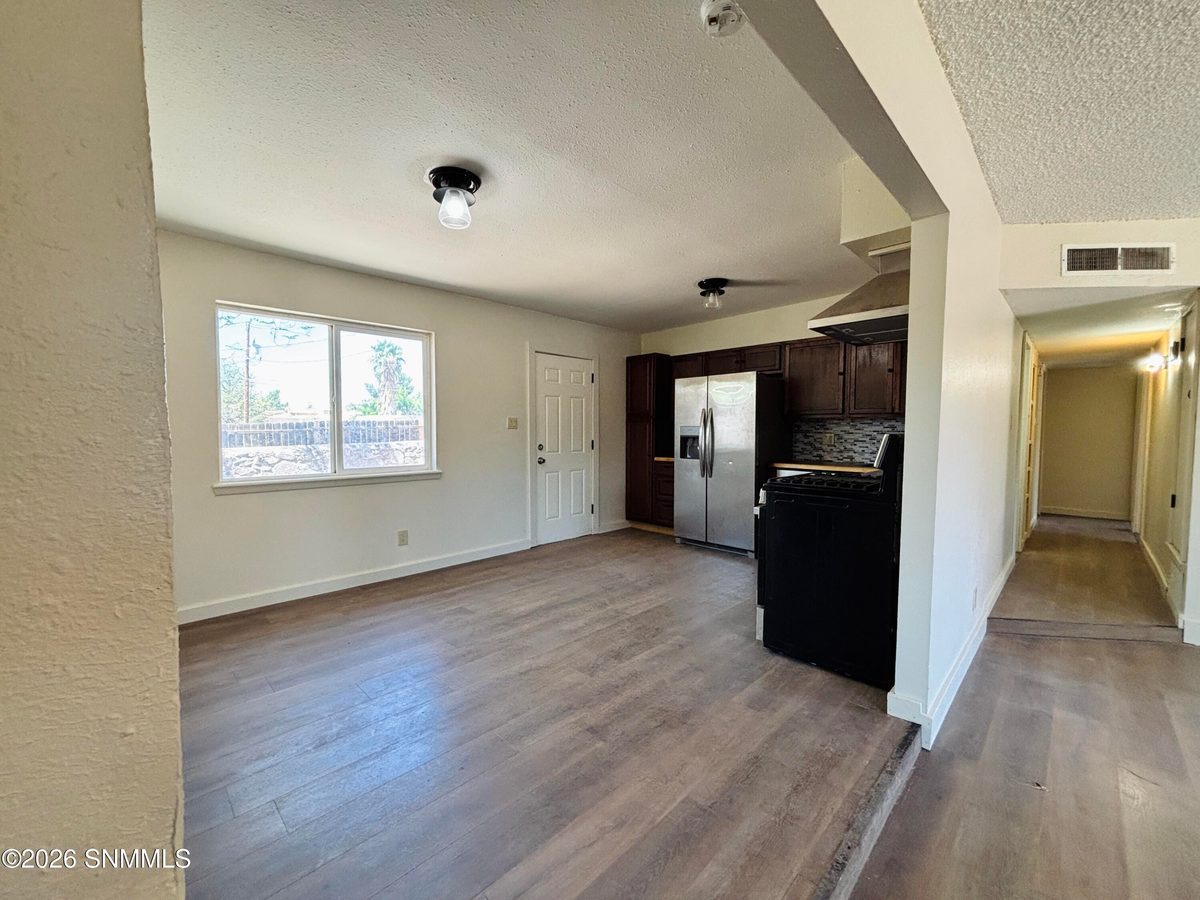 1605 Juniper Avenue, Las Cruces, NM 88001 photo 9
