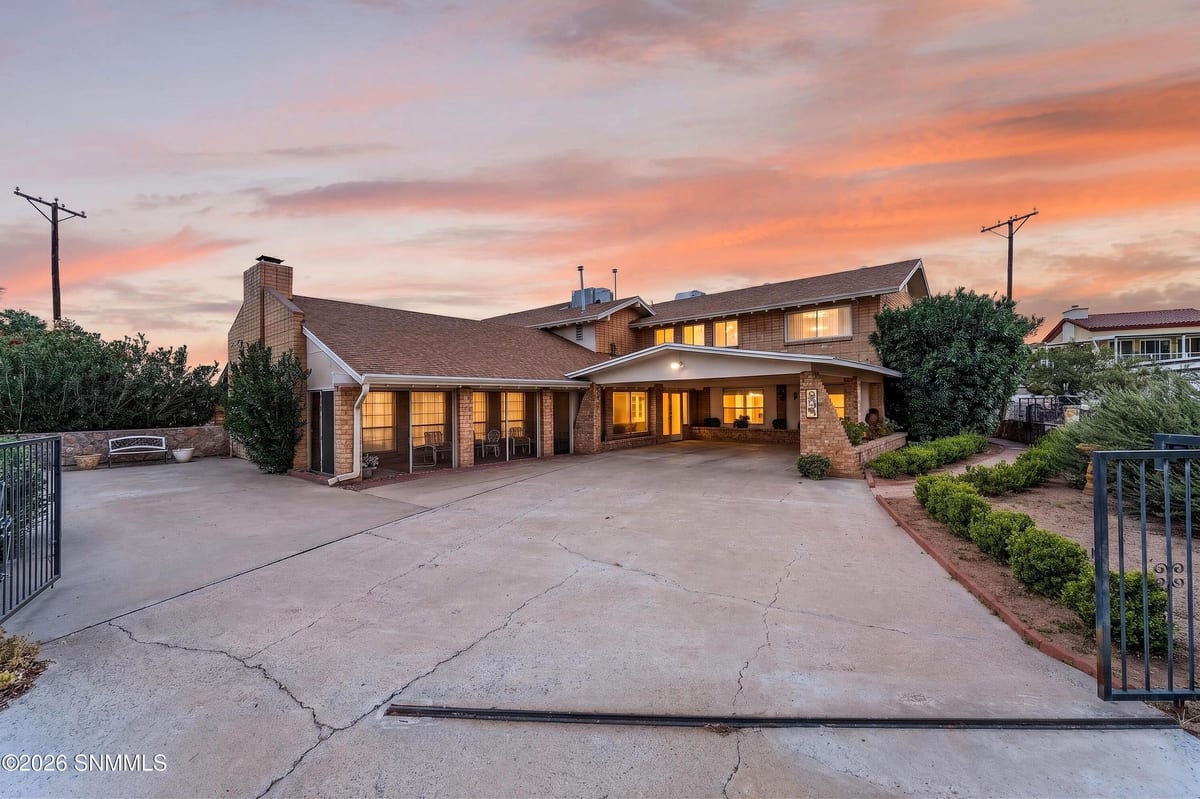 208 Magic Shadow Drive, Santa Teresa, NM 88008 photo 1