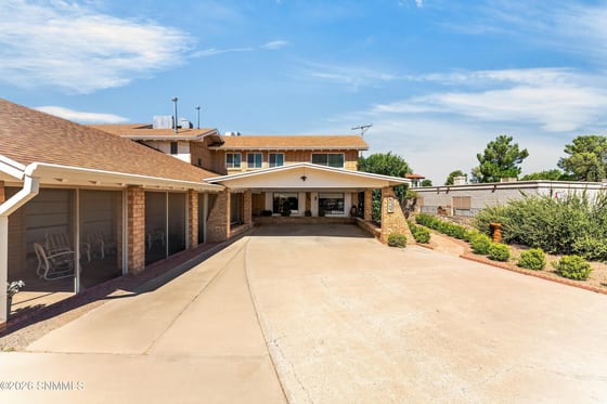 208 Magic Shadow Drive, Santa Teresa, NM 88008 photo 2