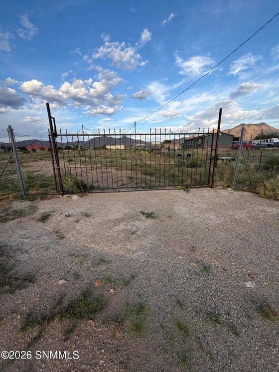 6693 Jack Rabbit Road, Las Cruces, NM 88012 photo 3