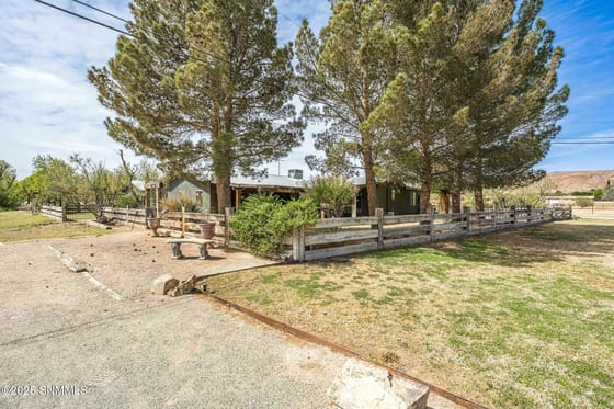 1911 Trails End Road, Las Cruces, NM 88007 photo 4