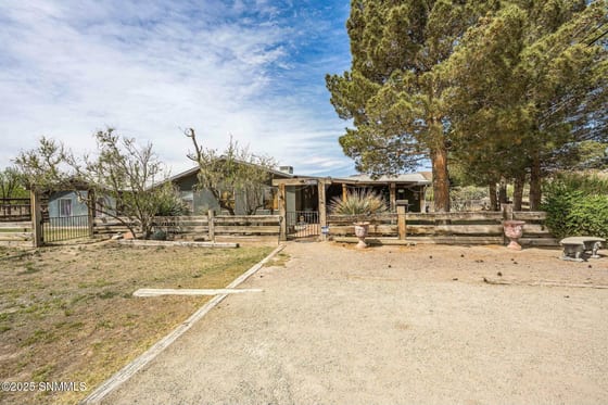 1911 Trails End Road, Las Cruces, NM 88007 photo 5