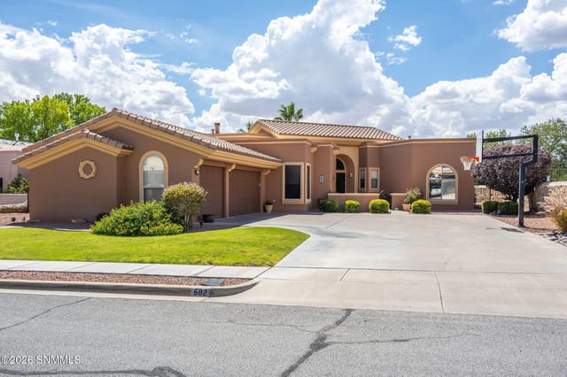 682 Stone Canyon Drive, Las Cruces, NM – 4 bedroom, 2,619 sqft single family residence for sale at $495,000