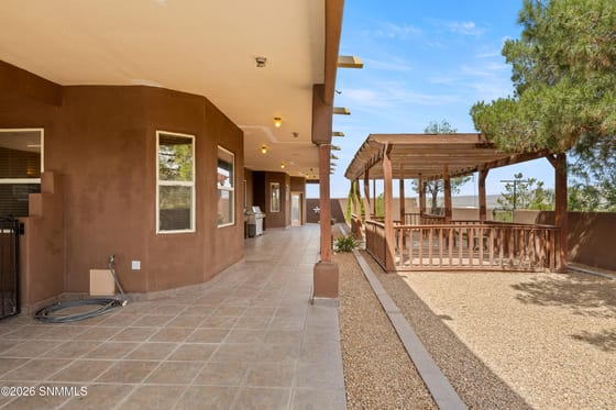 2355 Rincon De Amigos, Las Cruces, NM 88012 photo 2