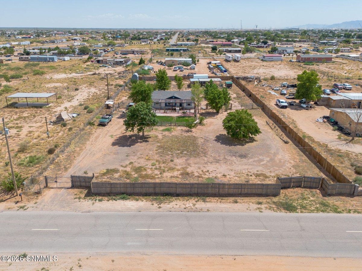 1033 Oasis Drive, Chaparral, NM 88081 photo 3