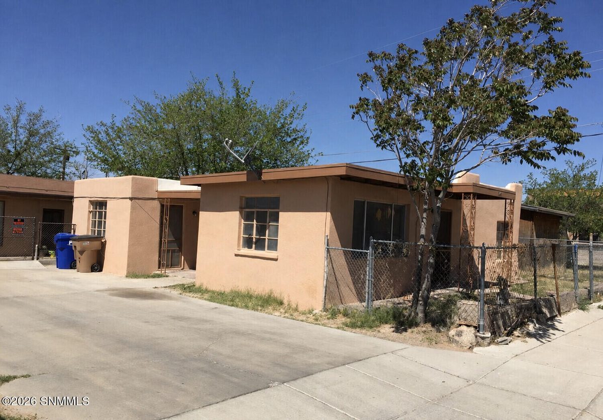 540 & 540 1/2  S Tornillo Street, Las Cruces, NM 88001 photo 1
