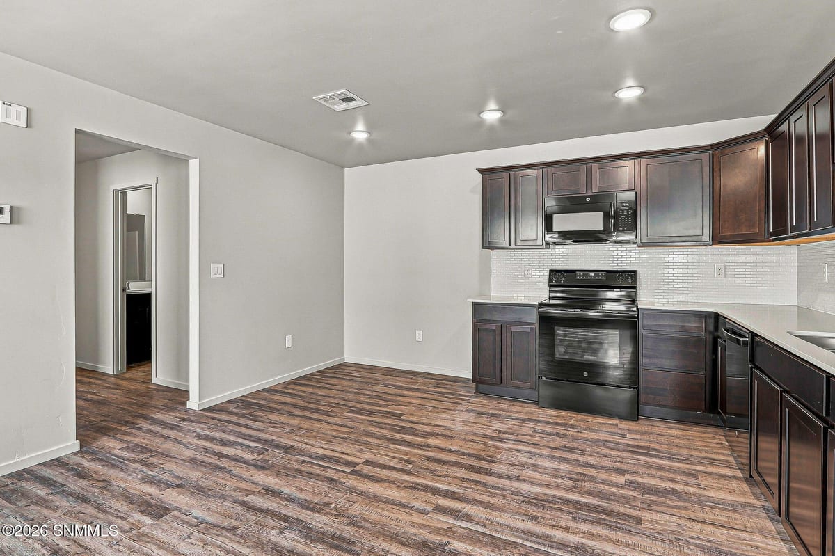 5586 Risa Allegra Place, Las Cruces, NM 88012 photo 9