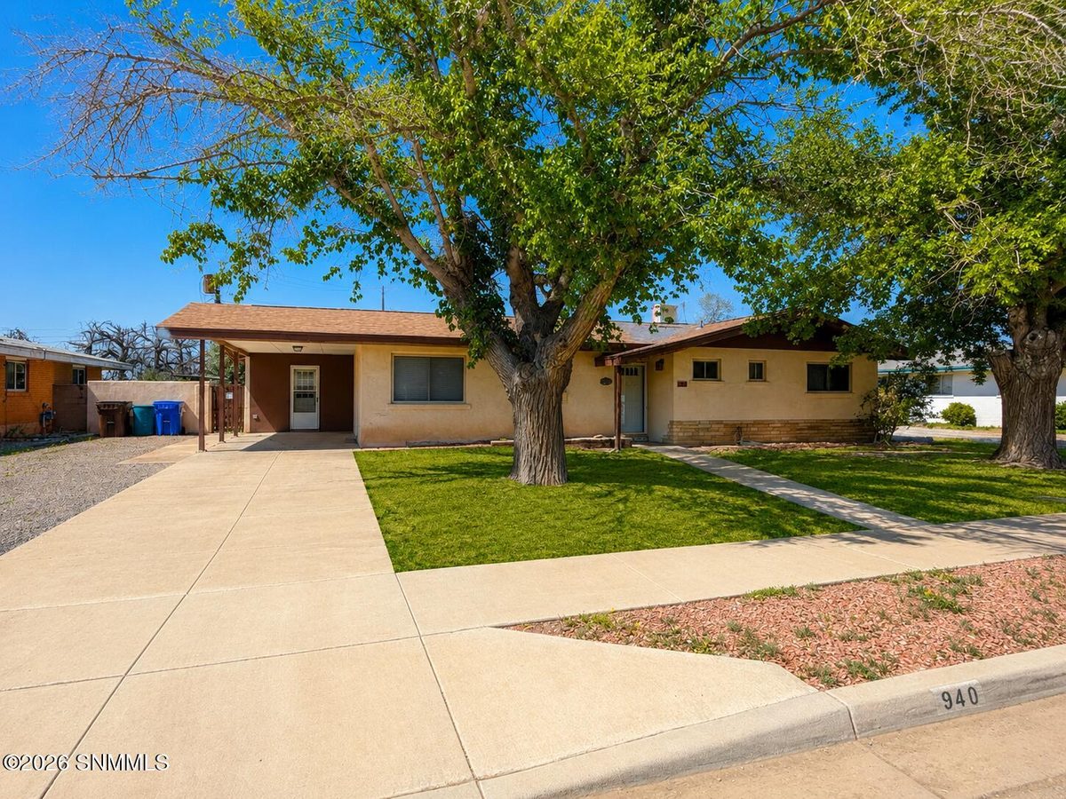 940 Calle Del Sol, Las Cruces, NM 88005 photo 2