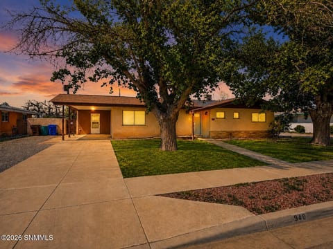 940 Calle Del Sol en venta
