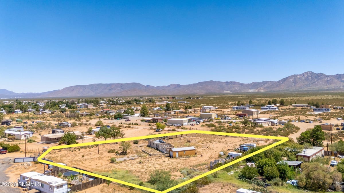 6960 Vereda Granate Road, Las Cruces, NM 88012 photo 2