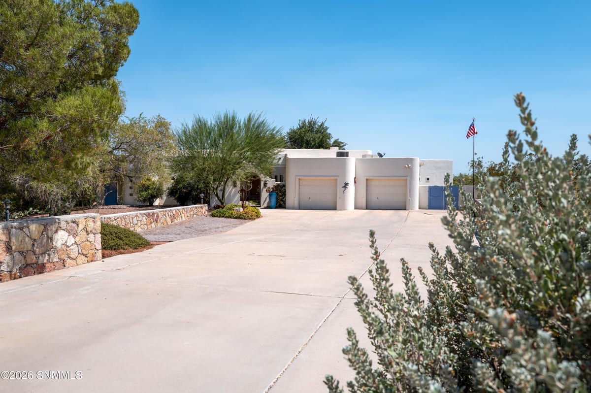 6501 Vista De Oro, Las Cruces, NM 88007 photo 1