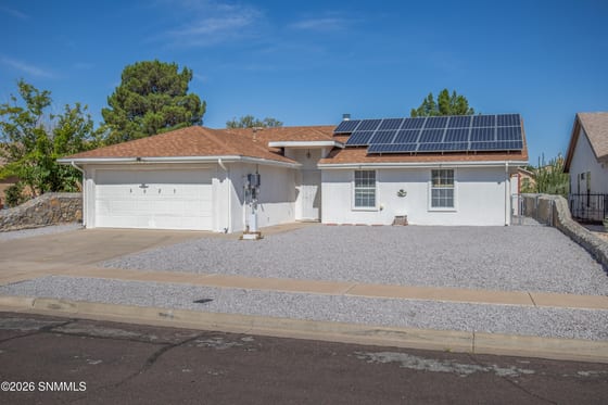5027 Emerald Street, Las Cruces, NM 88012 photo 2