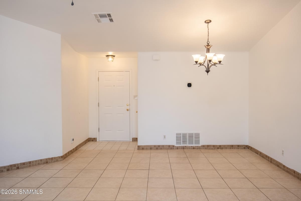 5027 Emerald Street, Las Cruces, NM 88012 photo 5