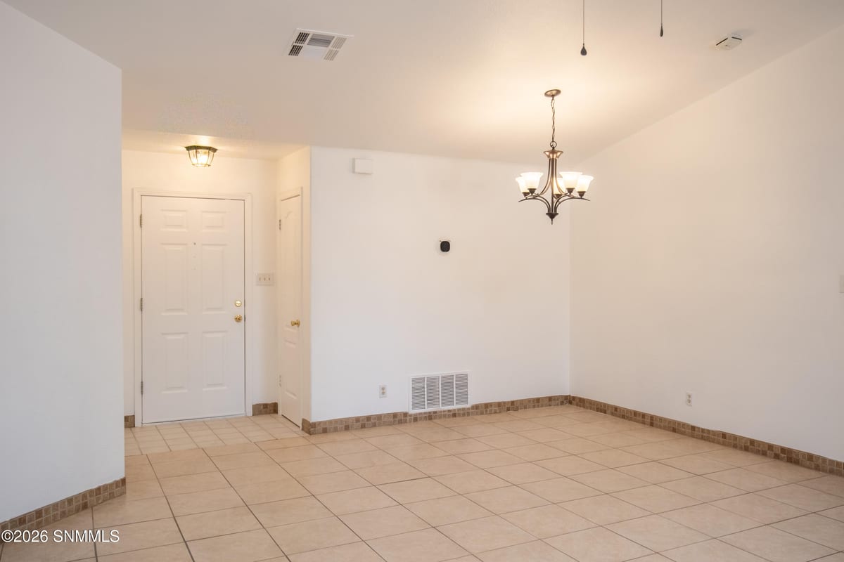 5027 Emerald Street, Las Cruces, NM 88012 photo 6