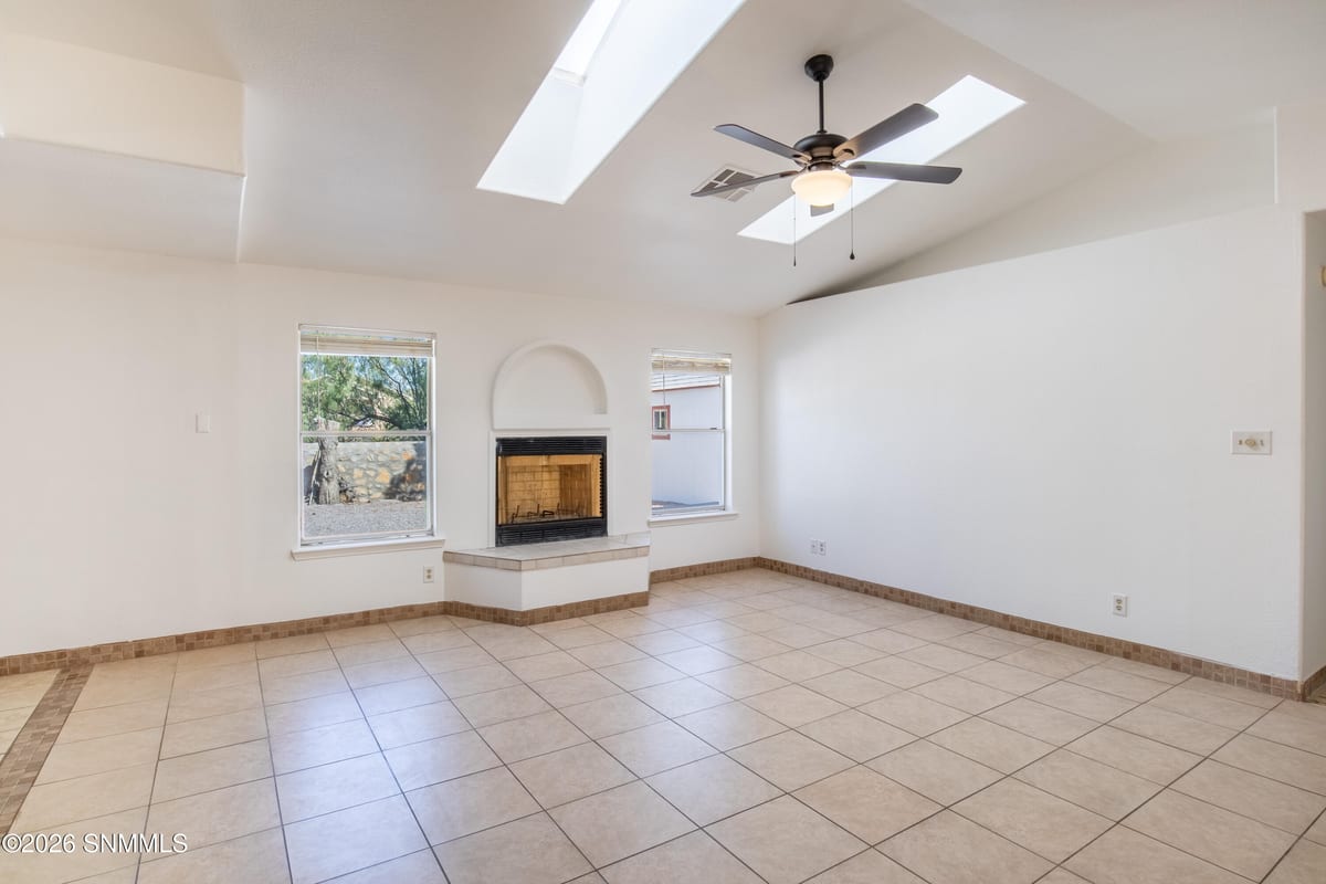 5027 Emerald Street, Las Cruces, NM 88012 photo 7