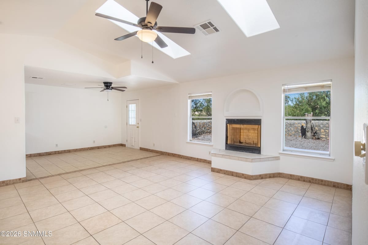 5027 Emerald Street, Las Cruces, NM 88012 photo 8