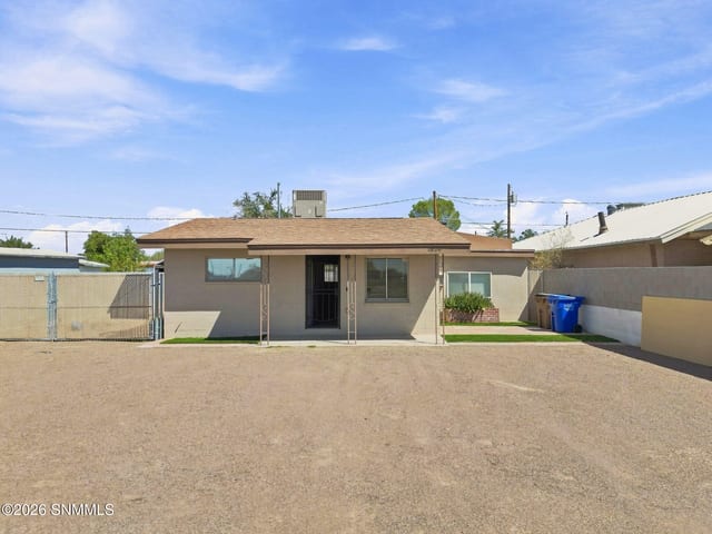 1520 Mayfield Road, Las Cruces, NM – 3 bedroom, 1,015 sqft single family residence for sale at $220,000