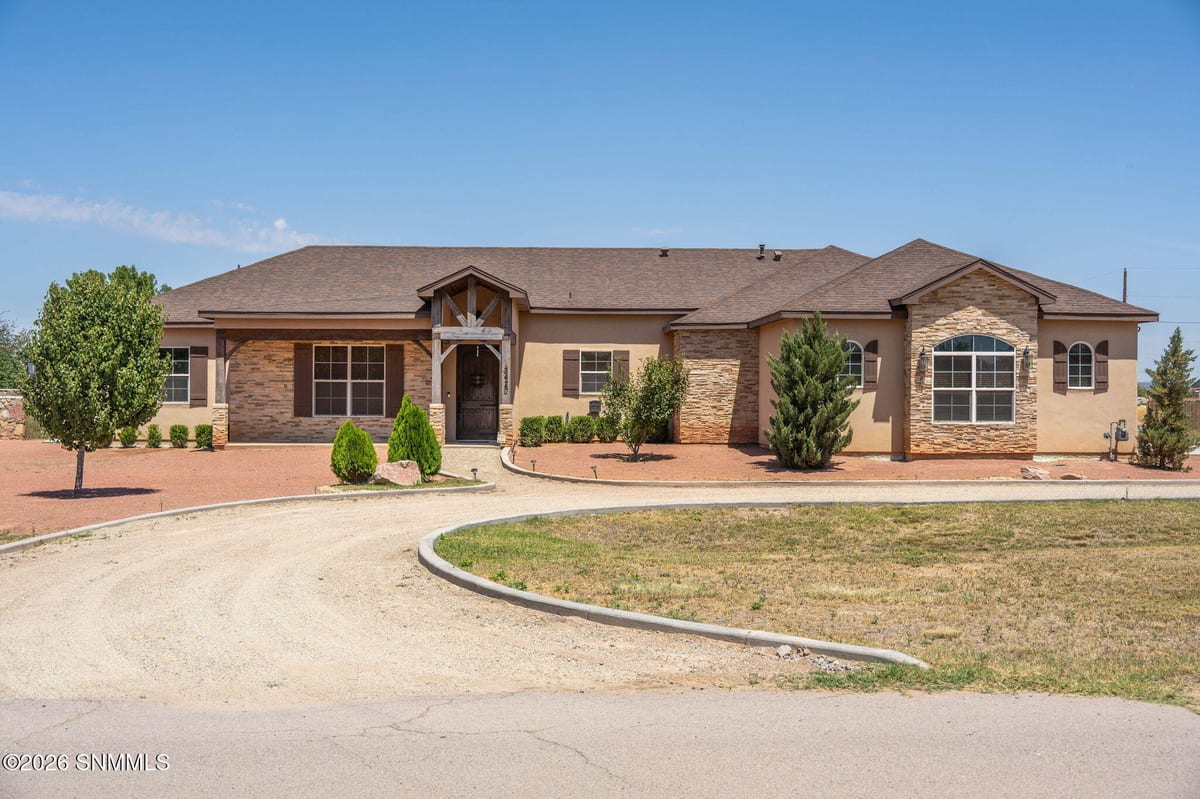 3420 Calle Bedado, Las Cruces, NM 88007 photo 1