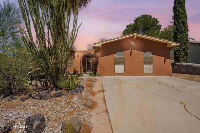 1853 Seldon Avenue, Las Cruces, NM – 4 bedroom, 1,953 sqft single family residence for sale at $225,000