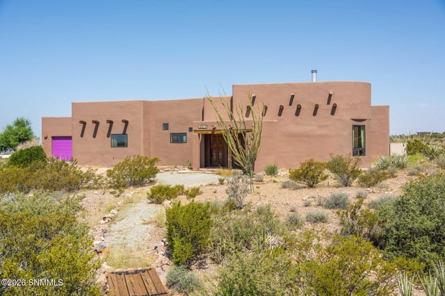 10615 Achenbach Canyon Road, Las Cruces, NM – 3 bedroom, 2,328 sqft single family residence for sale at $487,500