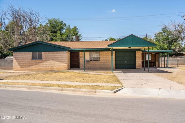 2063 Avalon Place, Las Cruces, NM – 3 bedroom, 1,410 sqft single family residence for sale at $225,000