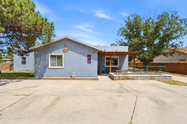 2910 N Dona Ana Road, Las Cruces, NM – 5 bedroom, 2,829 sqft single family residence for sale at $326,000