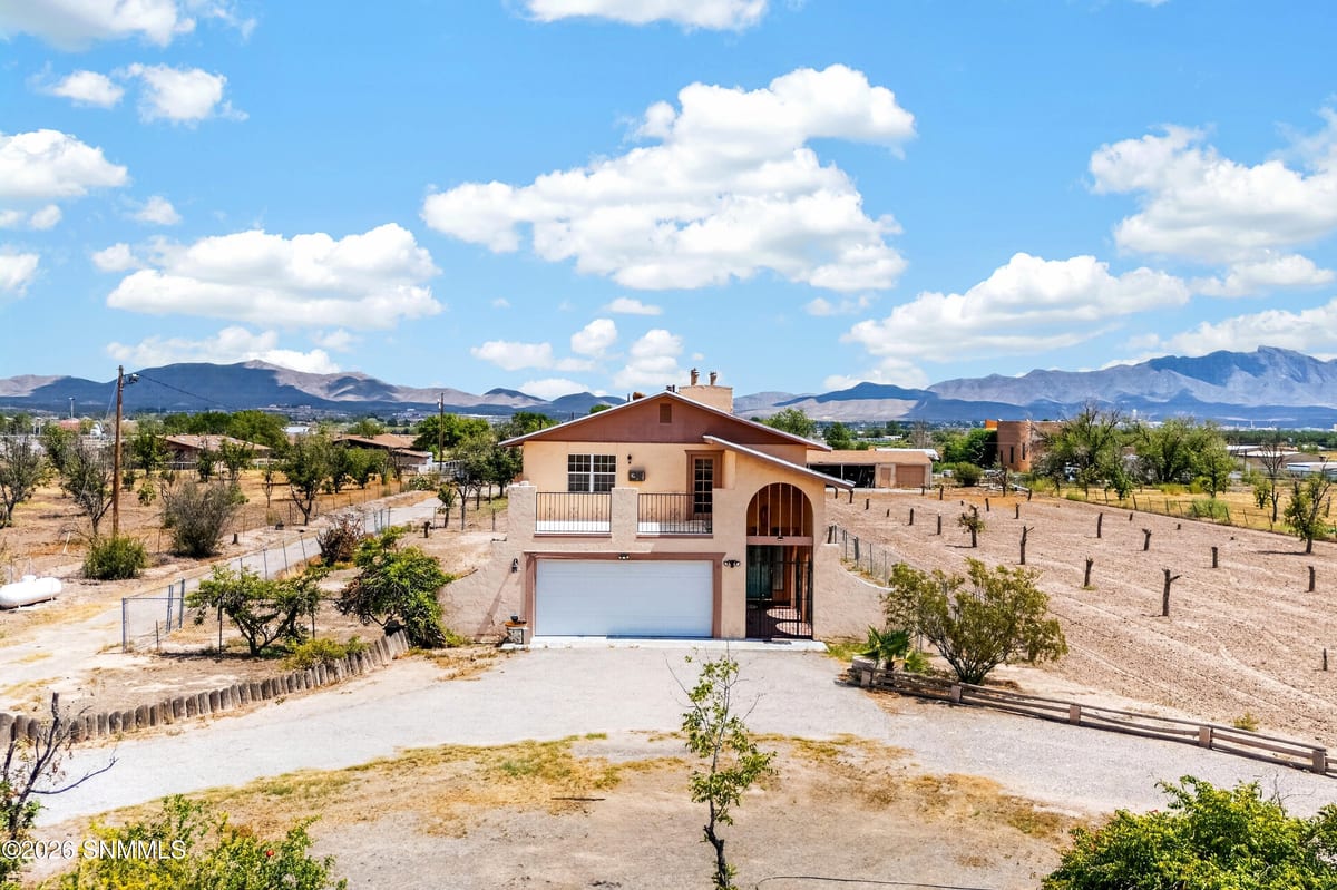 1124 Green Meadows Road, Anthony, NM 88021 photo 2