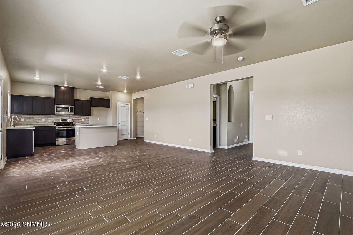 3203 Sedano Avenue, Las Cruces, NM 88012 photo 6