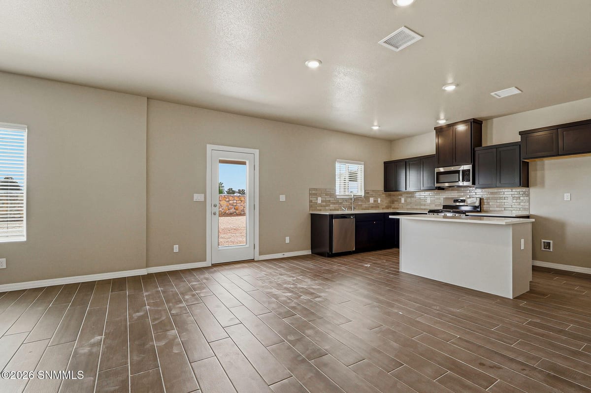 3203 Sedano Avenue, Las Cruces, NM 88012 photo 8