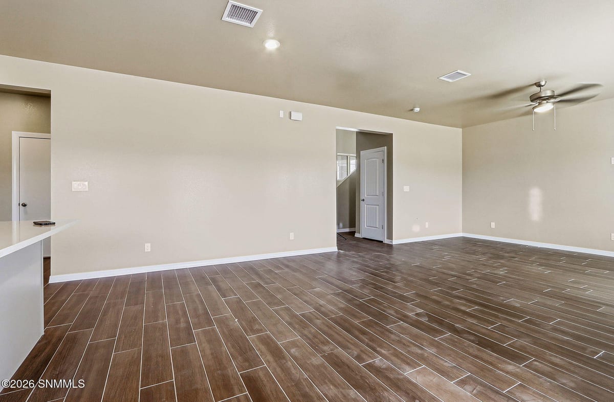 3203 Sedano Avenue, Las Cruces, NM 88012 photo 9