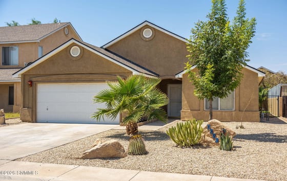 1383 Anasazi Court, Las Cruces, NM 88007 photo 2