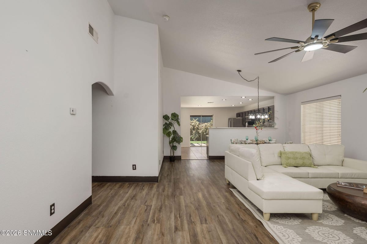 1383 Anasazi Court, Las Cruces, NM 88007 photo 5