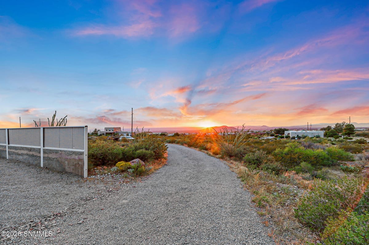 5093 Black Quartz Road, Las Cruces, NM 88011 photo 8