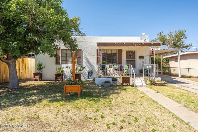 756 Williams Lane, Las Cruces, NM – 2 bedroom, 806 sqft single family residence for sale at $174,000