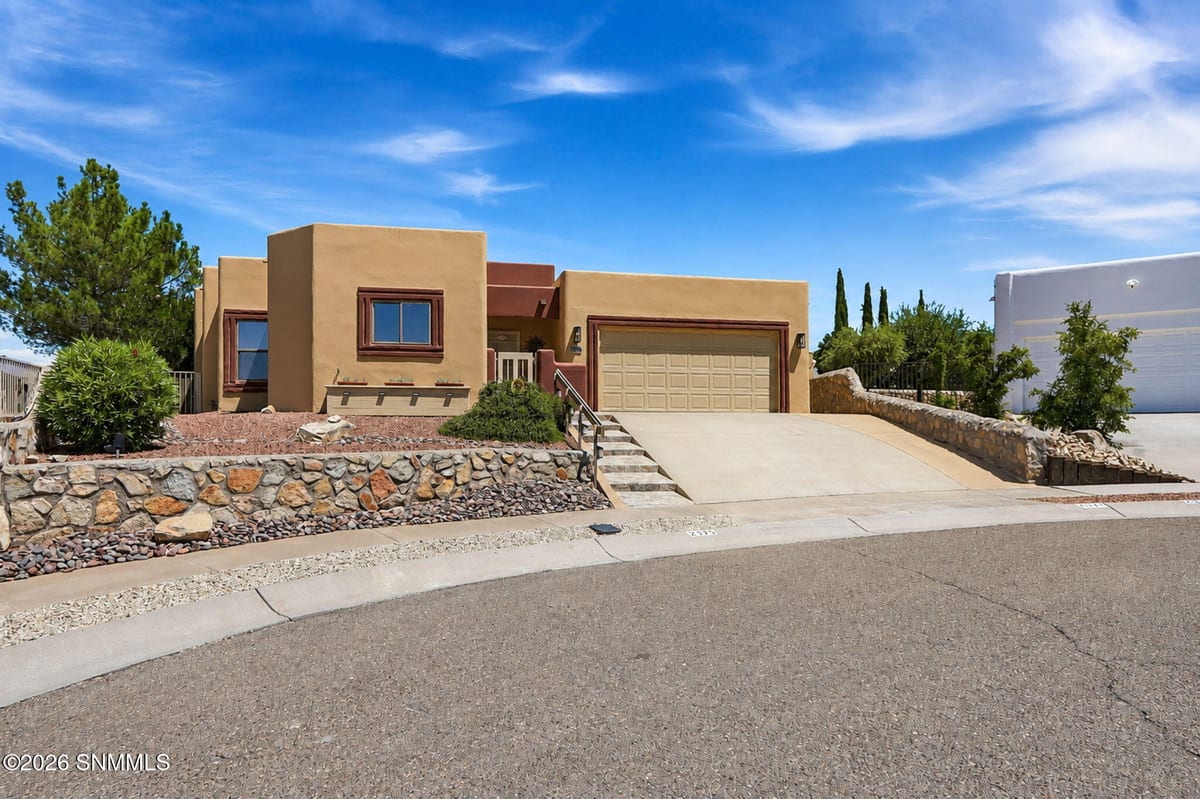 2375 Picacho Peak View, Las Cruces, NM 88011 photo 2