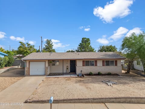 1818 Louise Circle home for sale