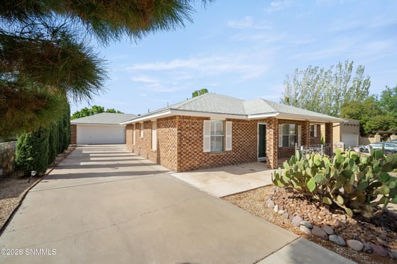 1028 La Plata Drive, Las Cruces, NM 88007 photo 2