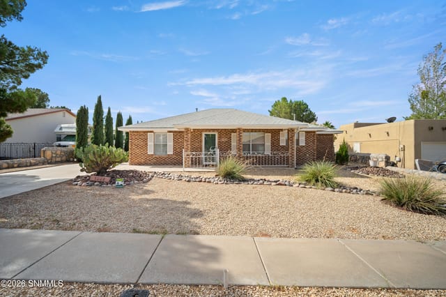 1028 La Plata Drive, Las Cruces, NM – 3 bedroom, 1,568 sqft single family residence for sale at $284,000