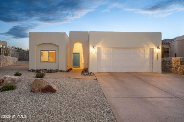 4327 Calle Amarilla Arc, Las Cruces, NM – 3 bedroom, 1,779 sqft single family residence for sale at $368,500